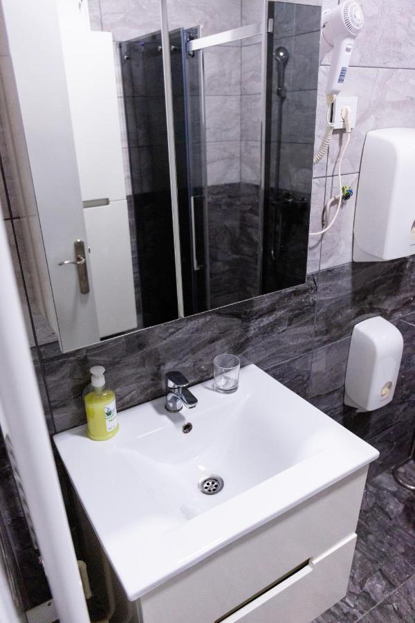 Spa Apartment Nalis Ni Exteriör bild