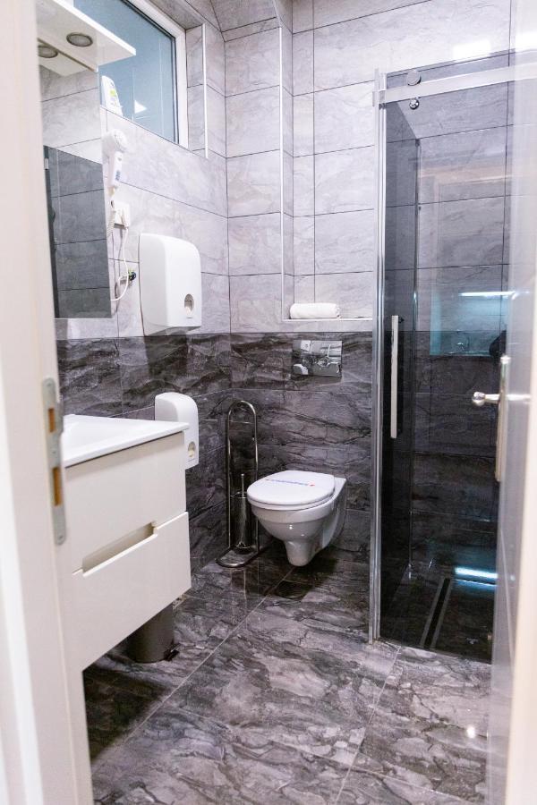 Spa Apartment Nalis Ni Exteriör bild